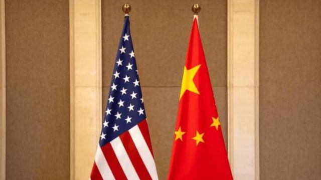 美国务卿点名中国学生：狠狠吊销签证！外交部反将一军，港澳抢人